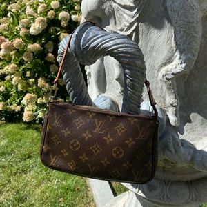 Louis Vuitton Pochette Accessoires Monogram